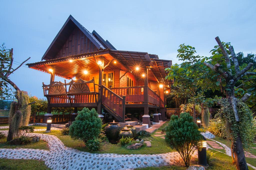 Tum Baan Suan ตุ่มบ้านสวน Chanthaburi Extérieur photo